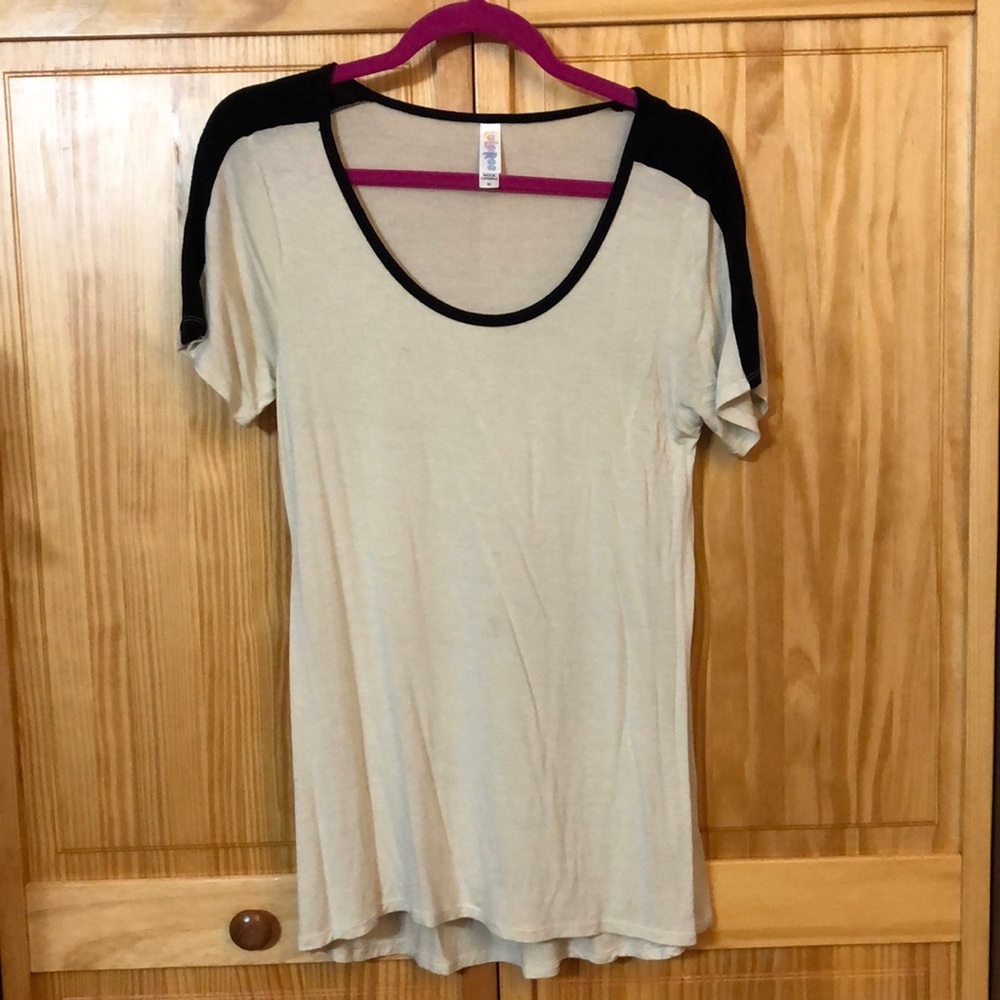 LulaRoe XS Classic Tee